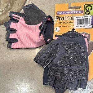 Women's Pink and Gray Protraining Gloves